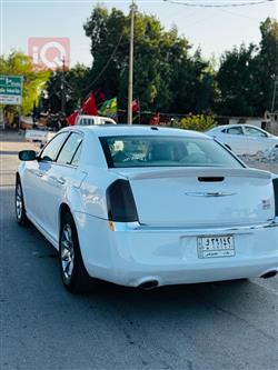 کرایسلەر 300